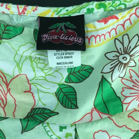 Adorable pleated skirt by Diva licious M - Picture 2 of 5